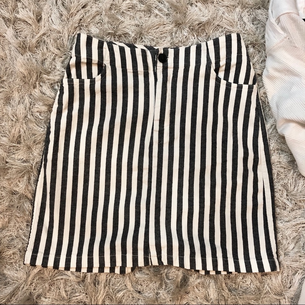 Brandy Melville Clothes - Picture 3 of 8